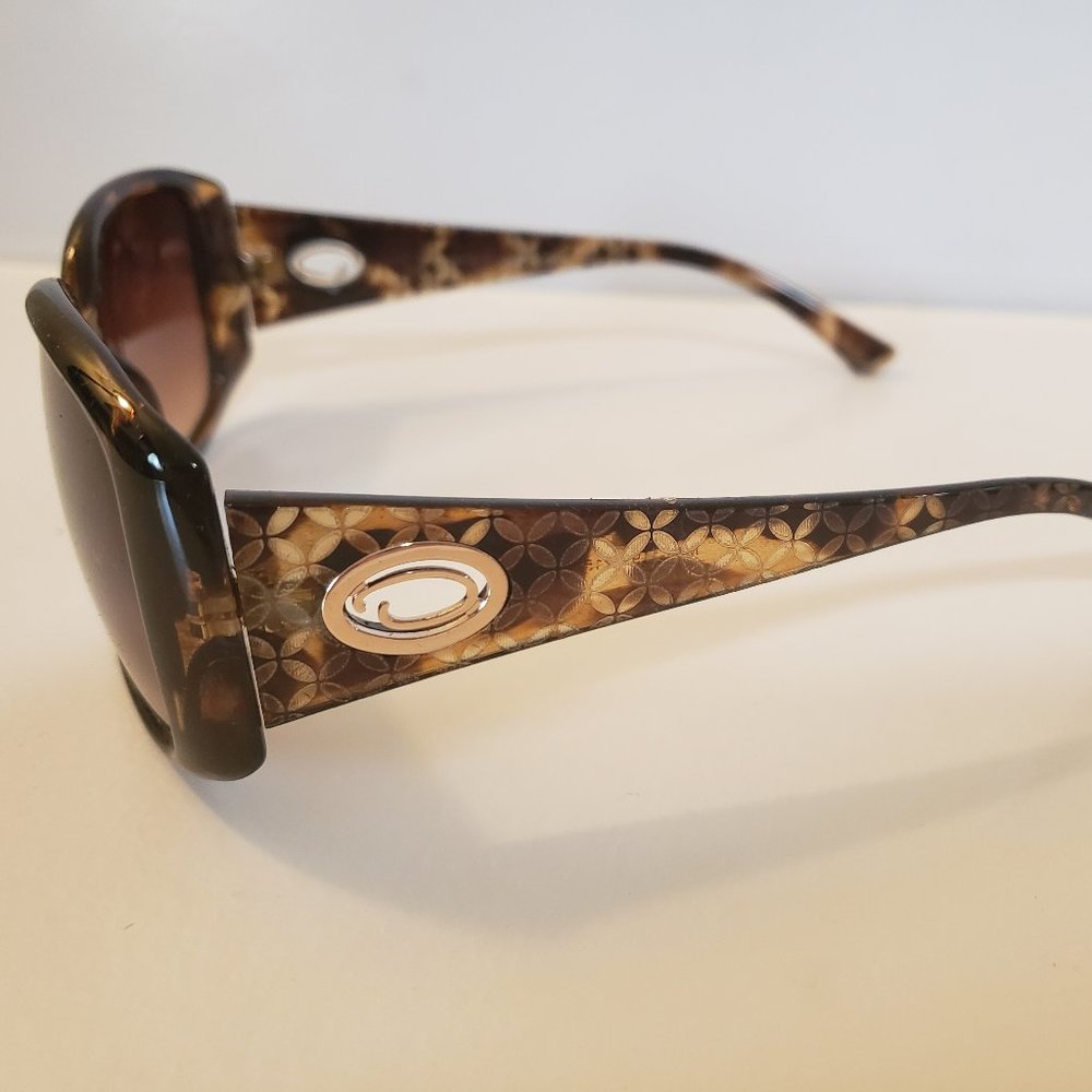 Costa del Mar Women's Sunglasses Brown/Beige Detailing on Side